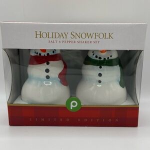 NIB PUBLIX HOLIDAY SNOWFOLK SALT AND PEPPER SHAKER SET LIMITED EDITION 2024